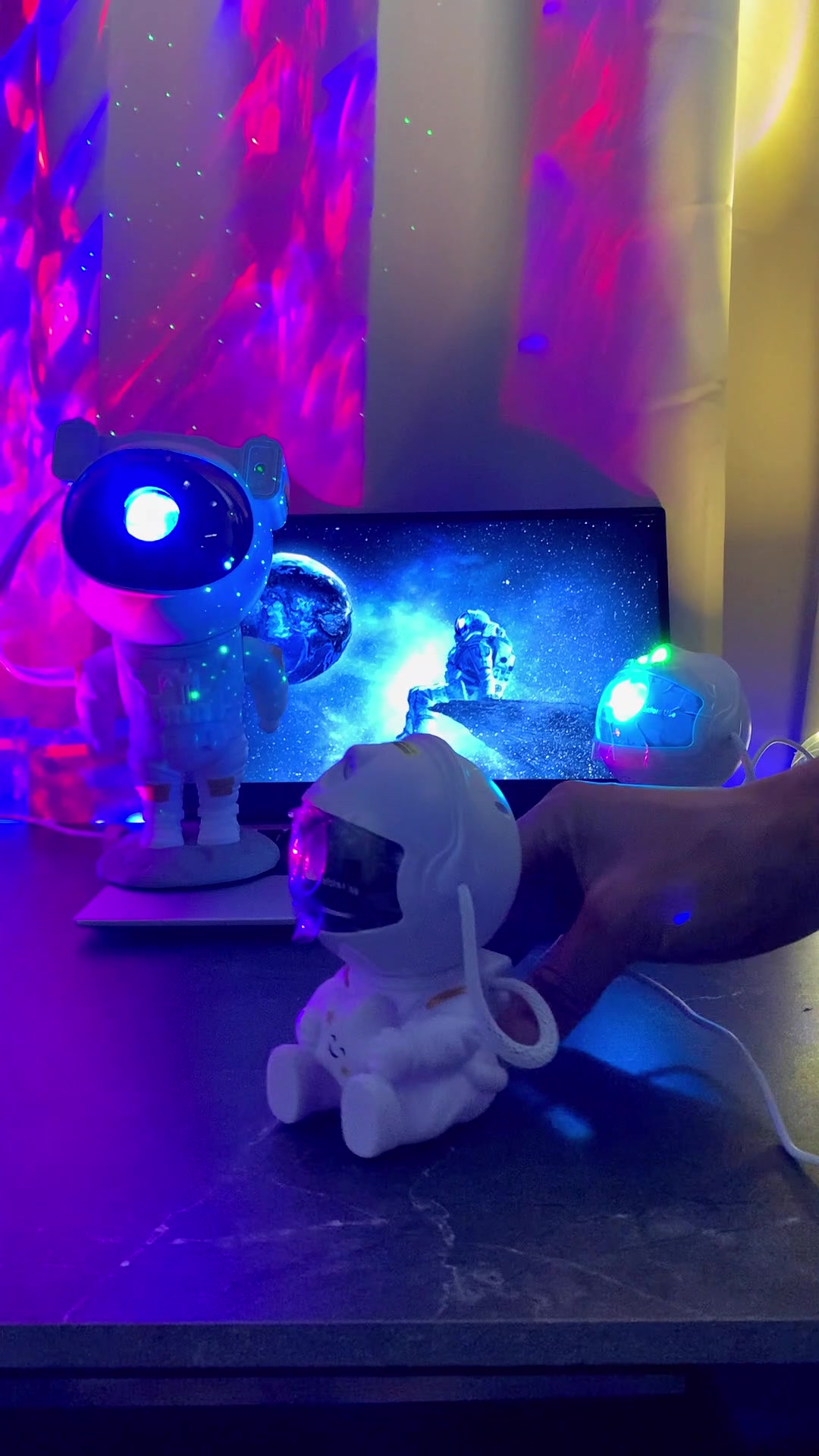 1 Piece Astronaut Design Projector Galaxy Night Light #galaxy #roomlights #astrology #astronautintheocean #projector #colorproject 